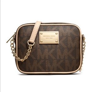 Michael Kors- jet set monogram crossbody bag